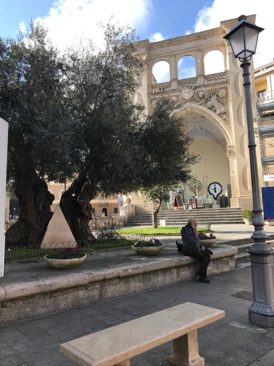 Alvino Suite And Breakfast Lecce Exterior photo